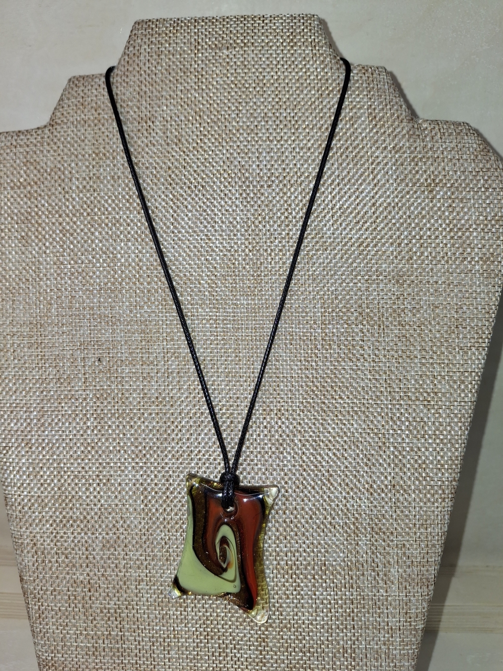 Murano-Style Glass Pendant Necklace in Red & Green